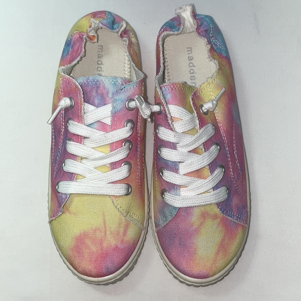 New Women’s Madden Girl Tie Dye Lace Up Slip On Sneakers - Picture 4 of 13